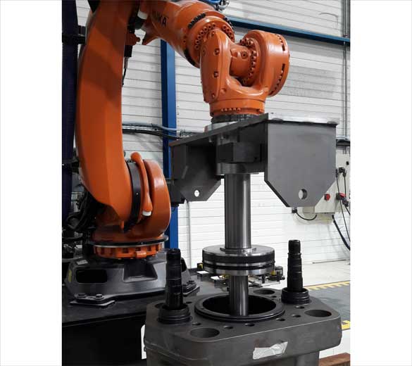 Robotic assebly of hydraulic components - GEBE2
