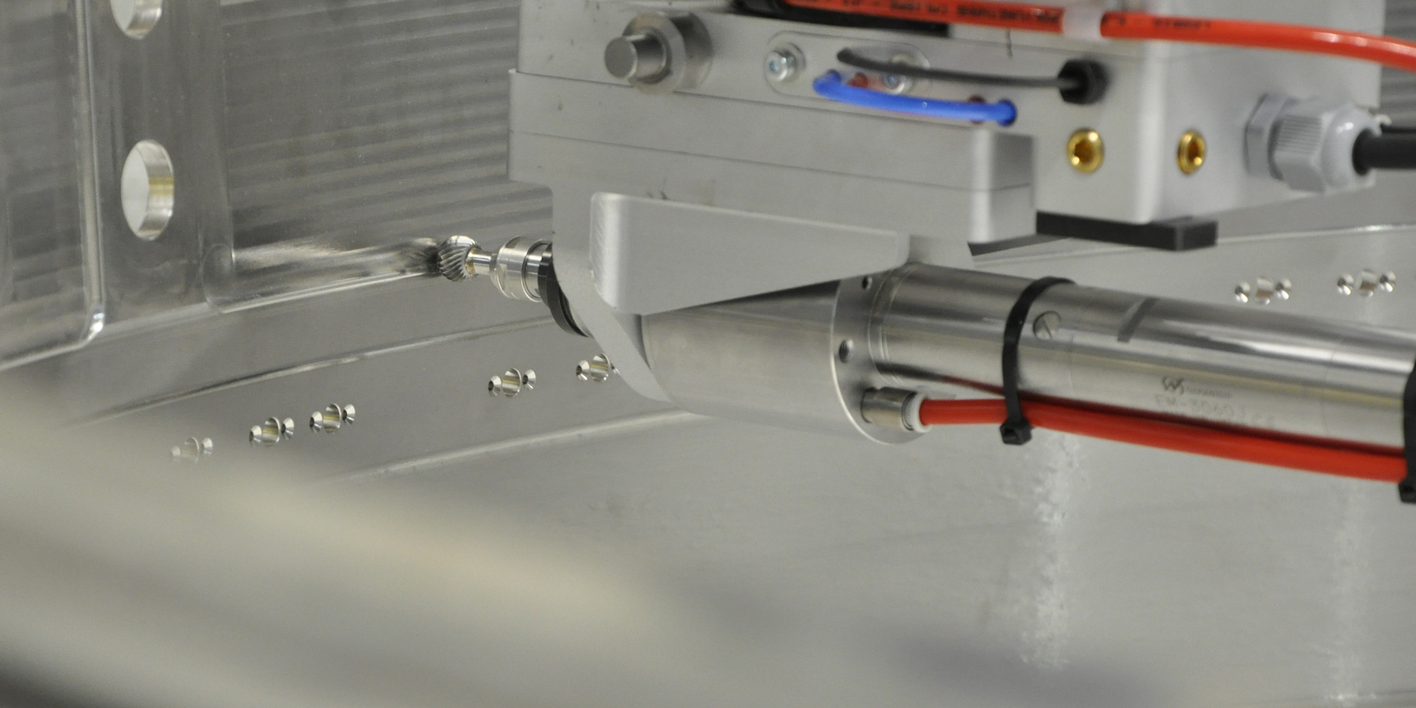 Metal machining, robotic milling - GEBE2