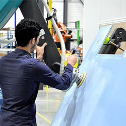 Photo du cobot de ponçage